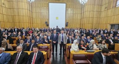 MHP Milletvekili, Afyonkarahisar'dan el emeği mermer hediye etti.