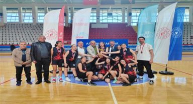 Afyonkarahisar'da Genç Kızlar Basketbol müsabakaları sona erdi: İşte dereceye giren takımlar