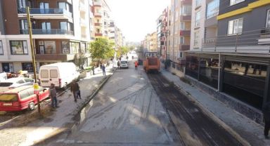 Sandıklı Belediyesi, Asfalt Freze Çalışmalarına Devam Ediyor