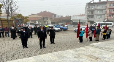 Sinanpaşa İlkokulu'nda düzenlenen Atatürk'ü Anma Programı büyük ilgi gördü