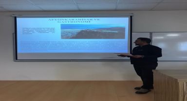 Afyonkarahisar'da Turizm Fakültesi'nde Akademi, Sektör ve Öğrenci Buluşmaları Heyecanı!