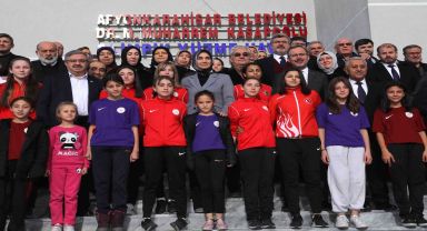 Afyonkarahisar'da Olimpik Yüzme Havuzu Açıldı