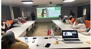 Afyonkarahisar'da En İyi Narkotik Polisi Anne Projesi Semimeri Düzenlendi