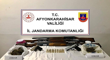 Afyonkarahisar'da Kaçakçılık ve Uyuşturucu Operasyonu: İşte şahıslardan ele geçirilenler!