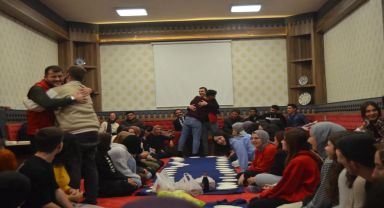 Afyonkarahisar Gençlik Merkezi'nden Sıcak Bir Buluşma: Gençlerin Dostluğu Çiğ Köfteyle Taçlandı