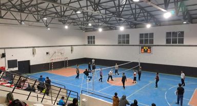 Sultandağı'nda Heyecan Dolu Kaymakamlık Kupası Voleybol Turnuvası Başladı