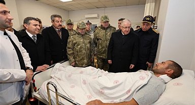 Milli Savunma Bakanı Yaşar Güler, Şırnak'ta Yaralı Askerleri Ziyaret Etti