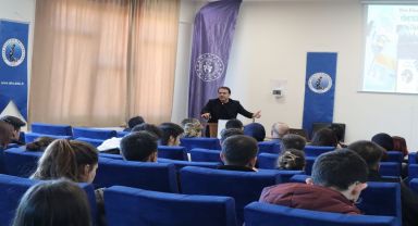Şuhut Gençlik Merkezi, Girişimcilik Konferansıyla Gençleri Geleceğe Hazırlıyor!