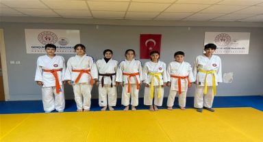 Afyonkarahisar Gençlik Merkezi Spor Salonu'nda Zafer Rüzgarları Esti