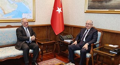 Milli Savunma Bakanı Yaşar Güler, İtalya Büyükelçisi Giorgio Marrapodi'yi Kabul Etti