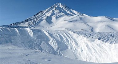 Sağlık Bakanı Koca, Kar Kapalı Yolda Paletli Ambulansla Taşınan Hastaya Geçmiş Olsun Diledi