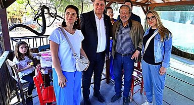 Başkan Tugay Seferihisar’da vatandaşların taleplerini dinledi