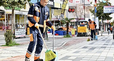 Esenyurt'ta Ramazan Bayramı öncesi cadde ve sokaklar temizlendi