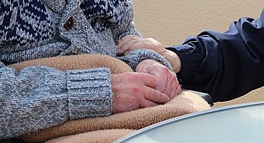 Vali Gül’den Etiler Huzurevi Yaşlı Bakım ve Rehabilitasyon Merkezi’ne ziyaret