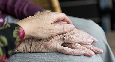 Vali Gül'den yangında hayatını kaybeden vatandaşların ailelerine taziye ziyareti
