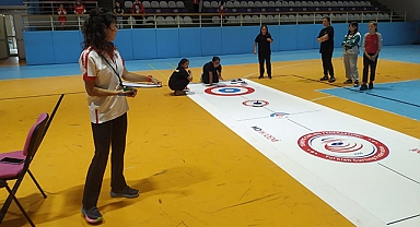 Floor Curling'de Heyecan Dorukta!