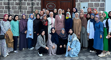 Afyonkarahisar Valisi Yiğitbaşı'ndan Üniversitelilere İlham Verici Konuşma