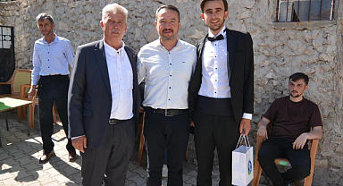 Başkan Öztaş, Sandıklı'da Mutluluğa Ortak Oldu: Düğün ve Sünnet Törenlerine Katıldı