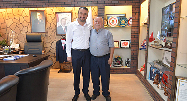 Şehit Babası Başkan Öztaş'ı Ziyaret Etti
