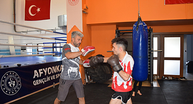 Afyonkarahisar'da GSB Yaz Spor Okulları Muay Thai Antrenmanları İlgi Odağı Oldu