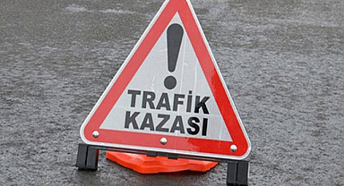 Afyonkarahisar’da Kontrolden Çıkan Otomobil Bariyerlere Çarptı: 3 Kişi Yaralandı