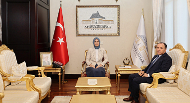 Vali Yiğitbaşı AKÜ Rektörünü makamında kabul etti
