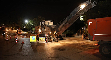 Eskişehir'de Gece Asfalt Seferberliği: Eğitimciler Caddesi'nde Yol Yenileme Başladı