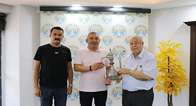 Muğla Muhtarlar Federasyonu Başkanı'ndan Dinar Belediye Başkanına Ziyaret