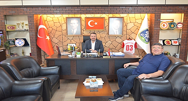 Sandıklı Belediye Başkanı Adnan Öztaş, Hemşehrisi Dr. Mehmet Ali Koçpınar'ı Ağırladı