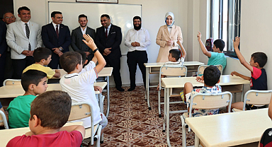 Vali Yiğitbaşı, Başmakçı'da Kur’an Kursunu Ziyaret Etti
