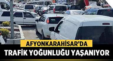 Bayram Coşkusu Afyon'da Trafiği Felç Etti: Arefe Günü Alışveriş Çılgınlığı!