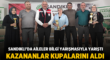 Sandıklı’da Aileler Bilgi Yarışmasıyla Yarıştı, Kazananlar Kupalarını Aldı