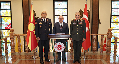 Bakan Güler, Kuzey Makedonya Genelkurmay Başkanı'nı Kabul Etti