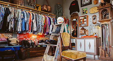 Dijital Vintage Devrimi: Türkiye'de Retro Modanın Yükselişi ve Sürdürülebilir Stil