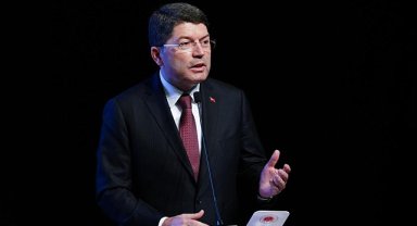 Adalet Bakanı Tunç, 15 Temmuz Gazisi Mehmet Ayaz'ı Ziyaret Etti