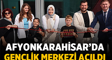 Afyonkarahisar’da Gençlik Merkezi Açıldı: Hem Kütüphane Hem E-Spor Alanı