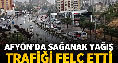 Afyonkarahisar’da Sağanak Yağmur Alt Geçitleri Kapattı, Trafik Durma Noktasına Geldi