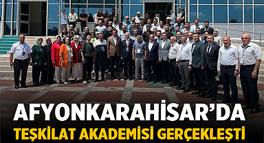 Afyonkarahisar’da Teşkilat Akademisi Gerçekleşti: Liderlik Okulu Yoğun İlgi Gördü