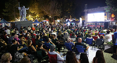 Odunpazarı’nda yaz akşamları sinema keyfi sürüyor