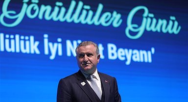 Bak: Bayrağımızın dalgalandırılmasında emeği olanlara teşekkür ediyorum