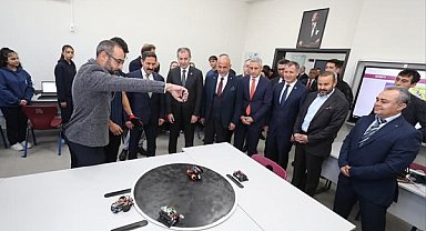 Defne Anadolu Lisesi’nde yeni laboratuvar hizmete girdi