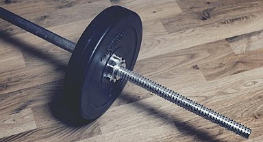 Milli halterci Kurnaz'dan bronz madalya