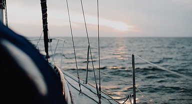 Yenikapı açıklarında makine arızası yaşayan teknedeki 4 kişi kurtarıldı