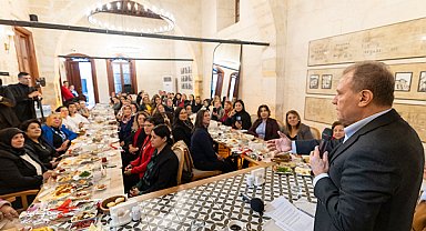 Başkan Seçer, kadın muhtarlarla 5 Aralık programında buluştu