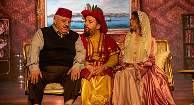 Afyon’da “Resimli Osmanlı Tarihi”ne yoğun ilgi