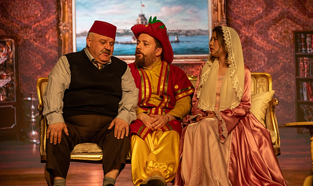 Afyon’da “Resimli Osmanlı Tarihi”ne yoğun ilgi