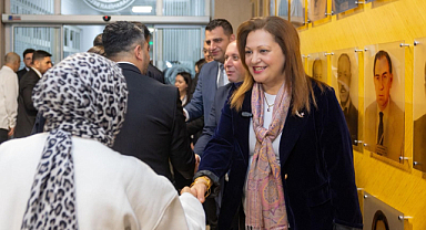 Afyonkarahisar Belediye Başkanı Burcu Köksal Personeliyle Bayramlaştı