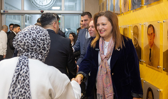 Afyonkarahisar Belediye Başkanı Burcu Köksal Personeliyle Bayramlaştı