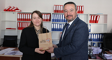 Başkan Öztaş'tan Kadın Personele 8 Mart Sürprizi!