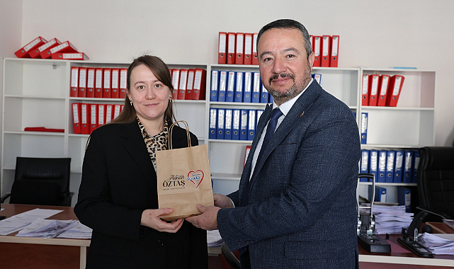 Başkan Öztaş'tan Kadın Personele 8 Mart Sürprizi!